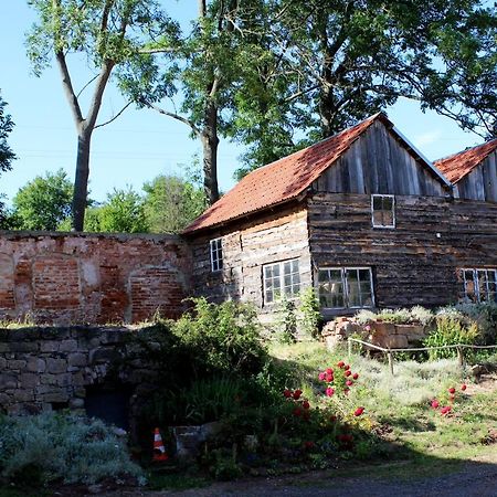 Zagroda Agroturystyczna Wiecha Mieroszow Exteriér fotografie